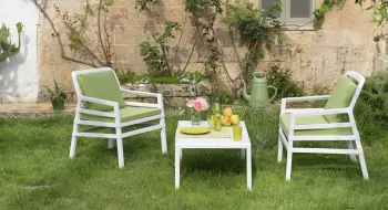 Nardi Stühle und Sessel für den Garten. Da kann der Urlaub beginnen.